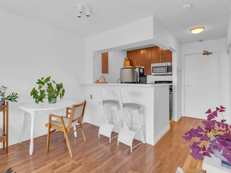 302-2330 Maple Street, Vancouver, BC, V6J 3T6 - 6