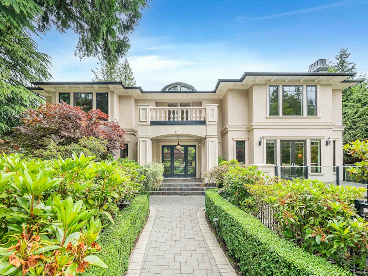 3918 Southridge Avenue, West Vancouver, BC, V7V 3J1