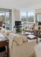 704 995 Roche Point Drive