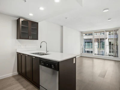 206-4815 Eldorado Mews - 3