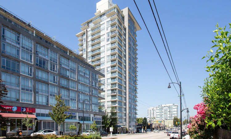 206-4815 Eldorado Mews