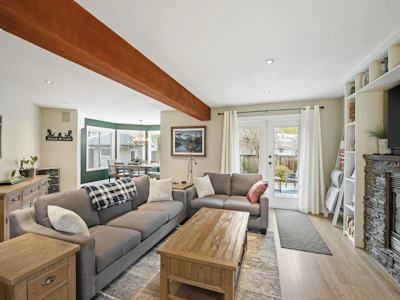 18897 62a Avenue - 5