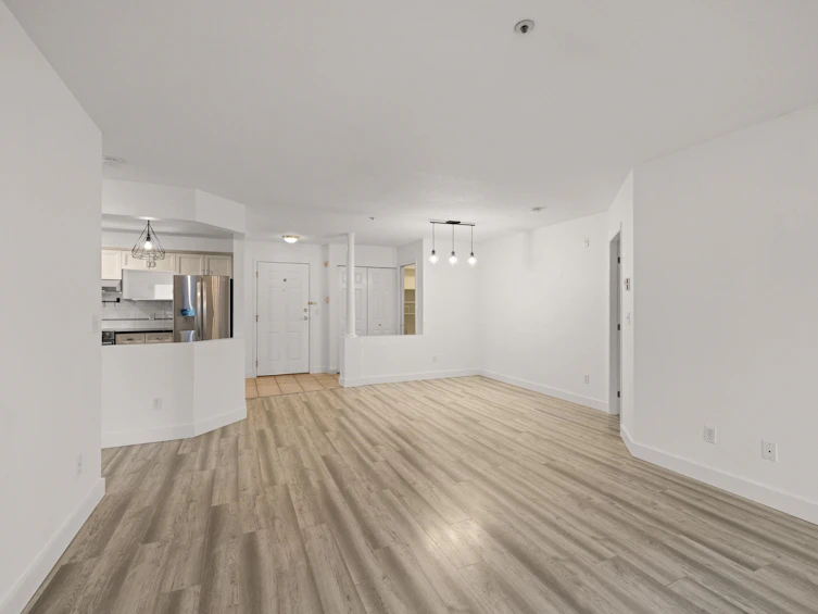 302-5556 201a Street, Langley, BC, V3A 8K5 - 14