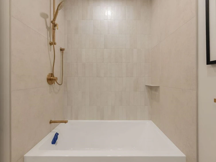 2540 Grant Street, Vancouver, BC, V5K 3G7 - 27