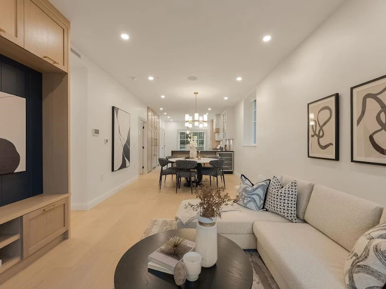 2540 Grant Street, Vancouver, BC, V5K 3G7