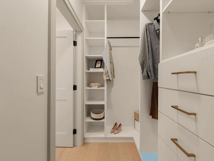 2540 Grant Street, Vancouver, BC, V5K 3G7 - 24