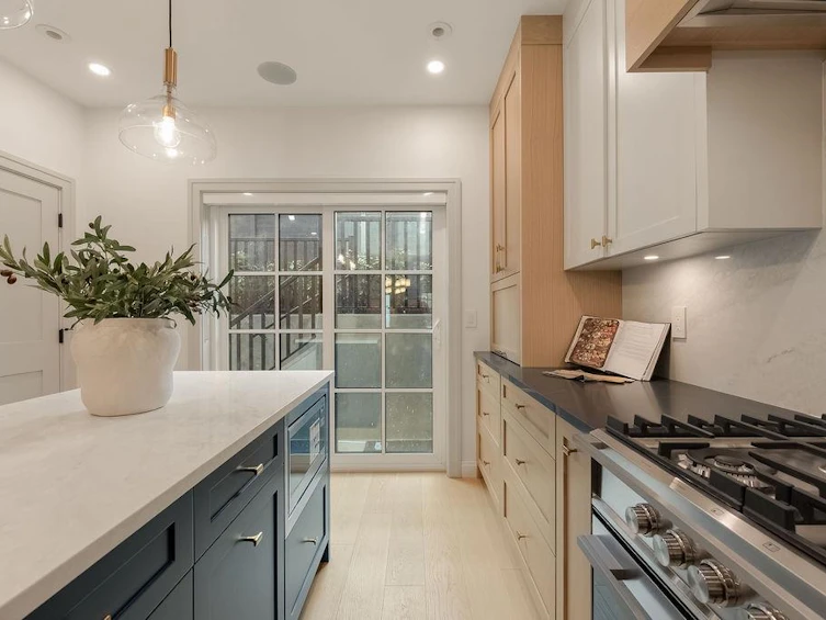 2540 Grant Street, Vancouver, BC, V5K 3G7 - 15