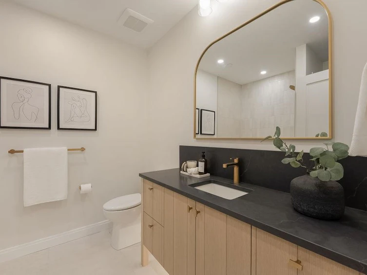 2540 Grant Street, Vancouver, BC, V5K 3G7 - 26