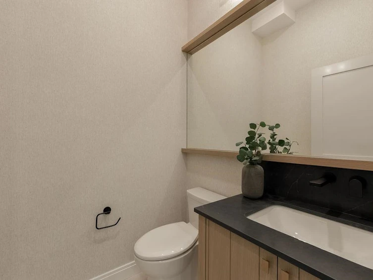 2544 Grant Street, Vancouver, BC, V5K 3G7 - 9