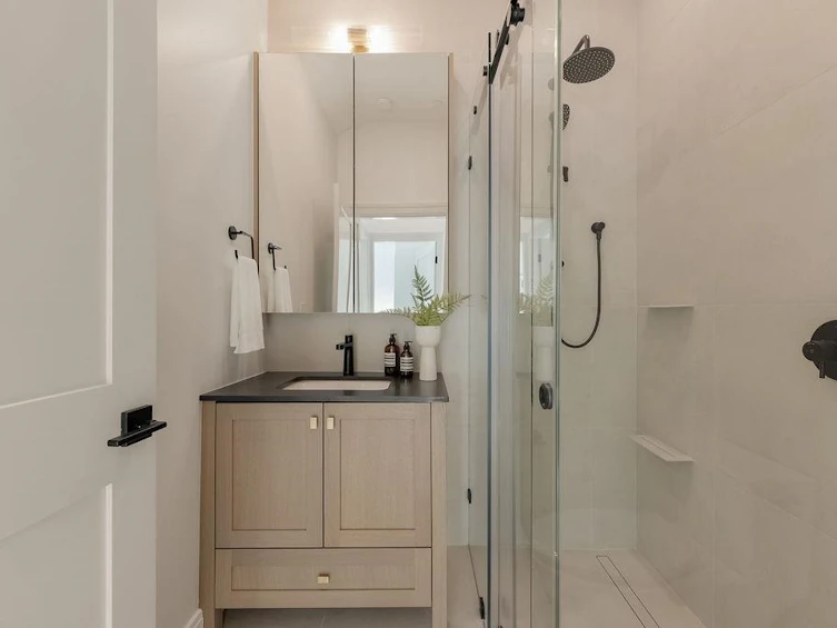 2544 Grant Street, Vancouver, BC, V5K 3G7 - 17