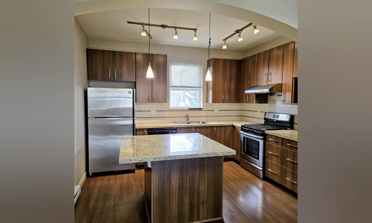 11-9333 Ferndale Road