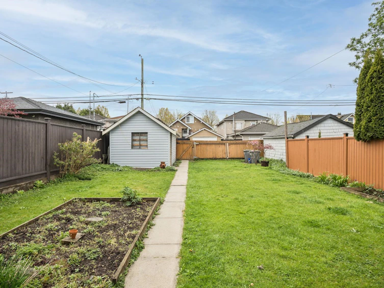 2654 Triumph Street, Vancouver, BC, V5K 1S9 - 26