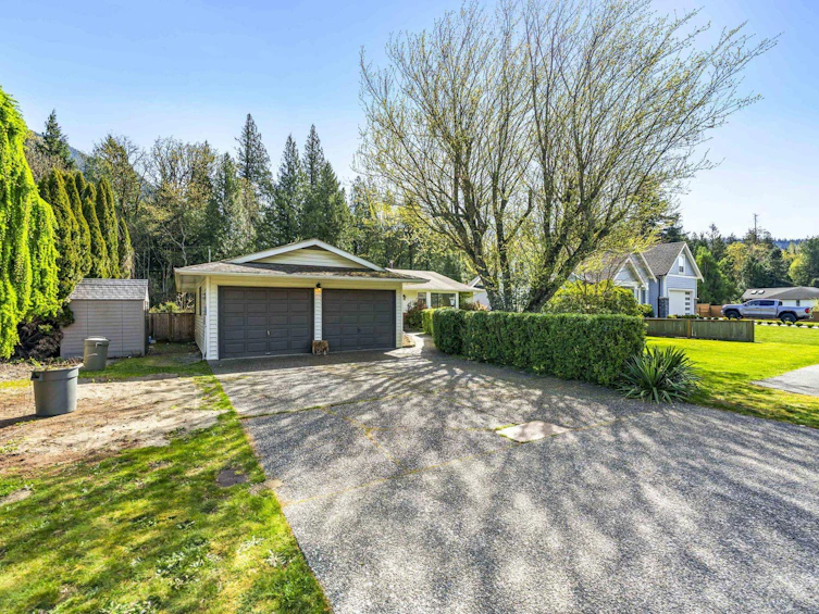 831 Myng Crescent, Harrison Hot Springs, BC, V0M 1K0 - 2