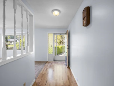 831 Myng Crescent - 4