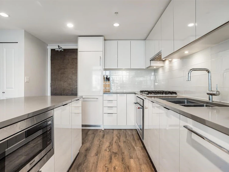 810-2388 Madison Avenue, Burnaby, BC, V5C 0K8 - 4