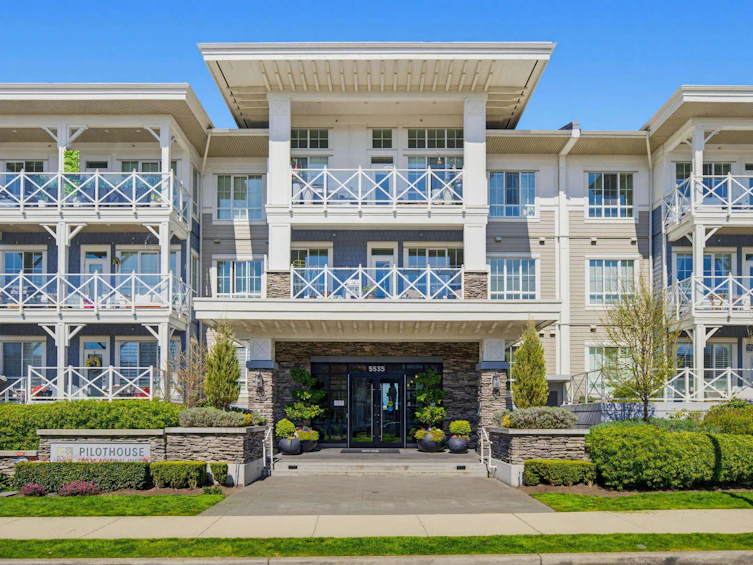 220-5535 Admiral Way, Delta, BC, V4K 0E3 - 2