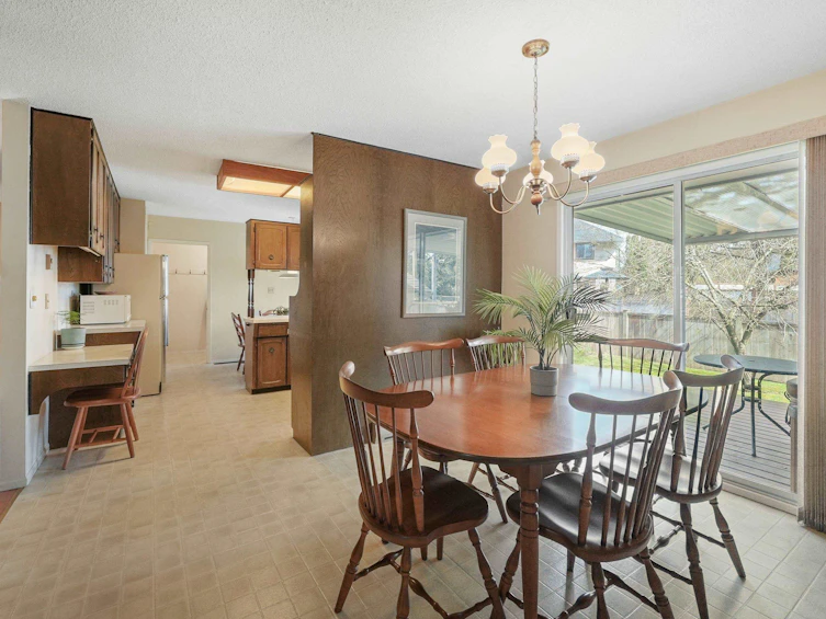 6172 184 Street, Surrey, BC, V3S 9E6 - 6