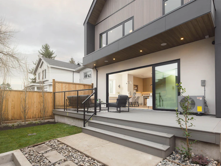 2-735 E 10th Avenue, Vancouver, BC, V5T 2A8