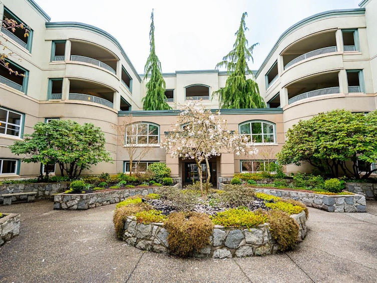 102-1725 128 Street, Surrey, BC, V4A 3V2