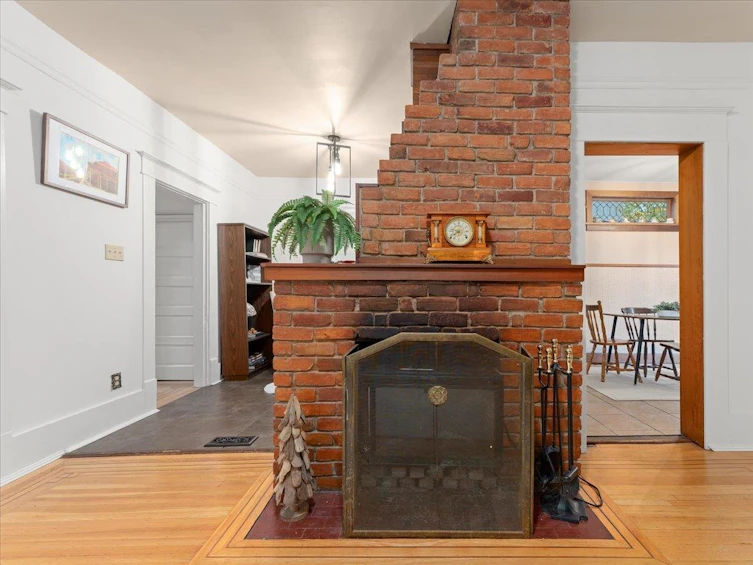 2648 Templeton Drive, Vancouver, BC, V5N 4W3 - 5