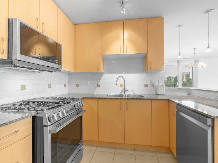 706-8460 Granville Avenue, Richmond, BC, V6Y 4E7 - 7