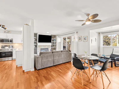 403-15621 Marine Drive - 3