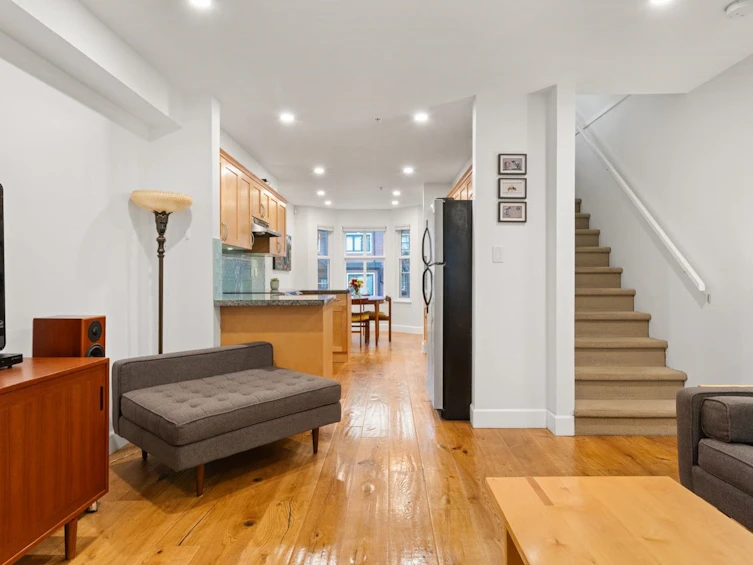 1575 Cotton Drive, Vancouver, BC, V5L 5G5 - 9