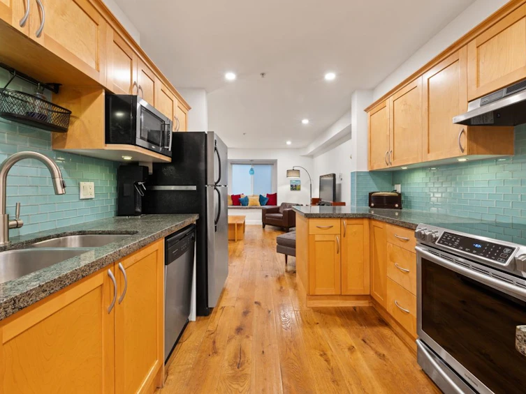 1575 Cotton Drive, Vancouver, BC, V5L 5G5 - 6