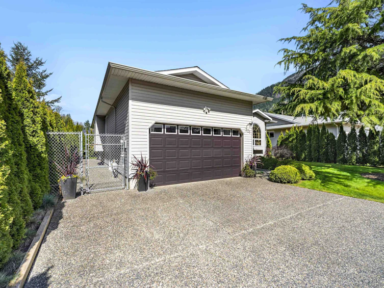 321 Chestnut Avenue, Harrison Hot Springs, BC, V0M 1K0 - 3