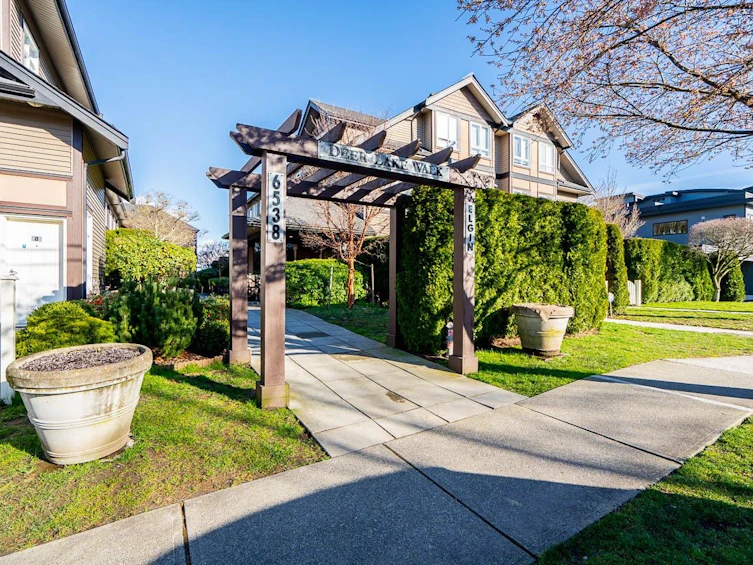 4-6538 Elgin Avenue, Burnaby, BC, V5H 3S6 - 2