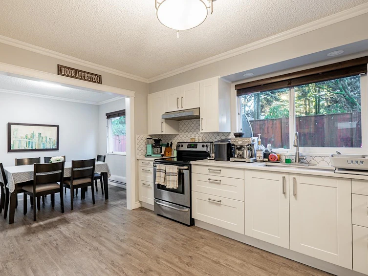 1668 Connaught Drive, Port Coquitlam, BC, V3C 4G8 - 10