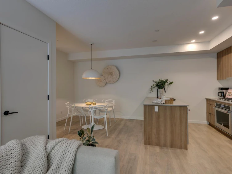 8-533 E 3rd Street, North Vancouver, BC, V7L 1G4 - 6