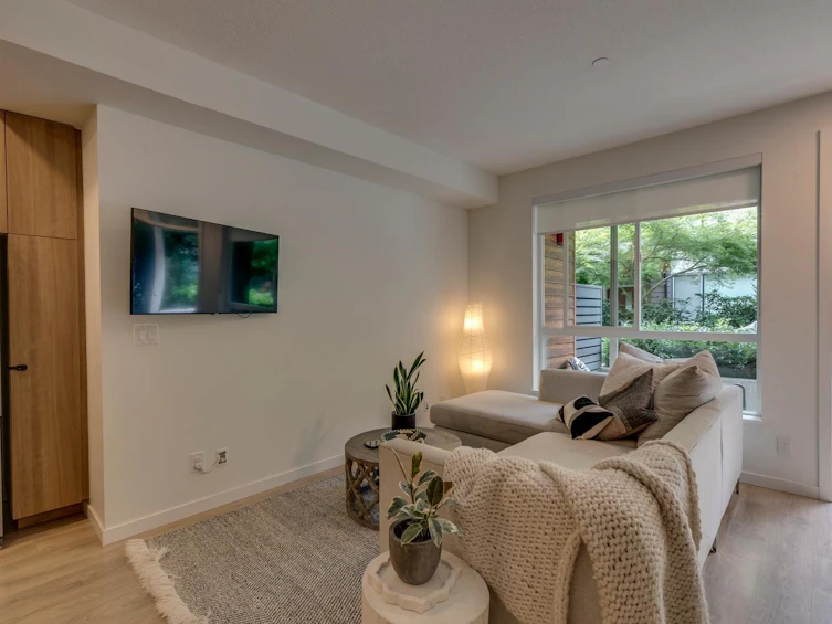 8-533 E 3rd Street, North Vancouver, BC, V7L 1G4 - 5