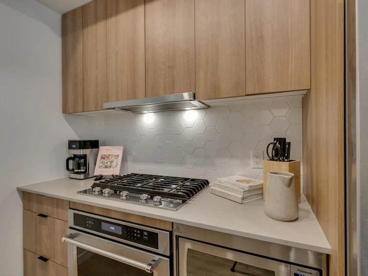 8-533 E 3rd Street, North Vancouver, BC, V7L 1G4 - 10