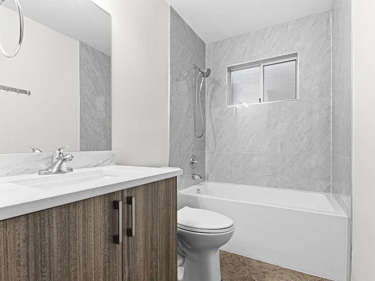 7728 Mary Avenue, Burnaby, BC, V3N 3G8 - 24