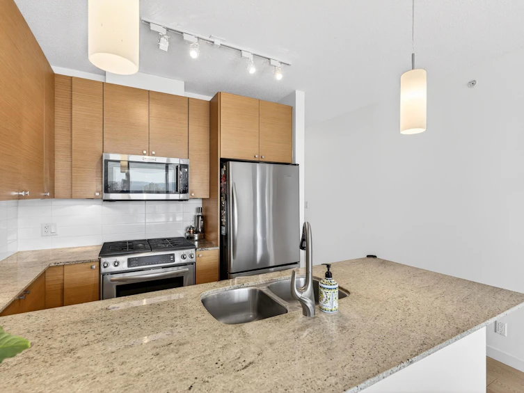 2209-110 Brew Street, Port Moody, BC, V3H 0E4 - 3