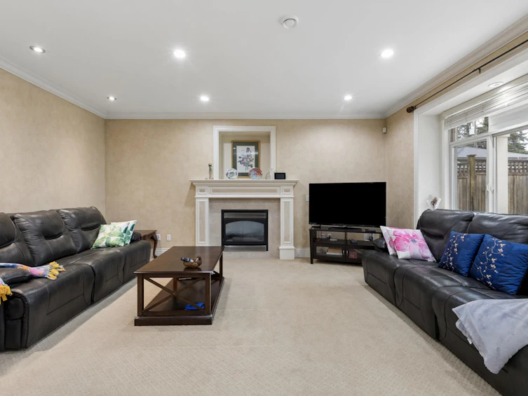 418 E 13th Street, North Vancouver, BC, V7L 2M1 - 13