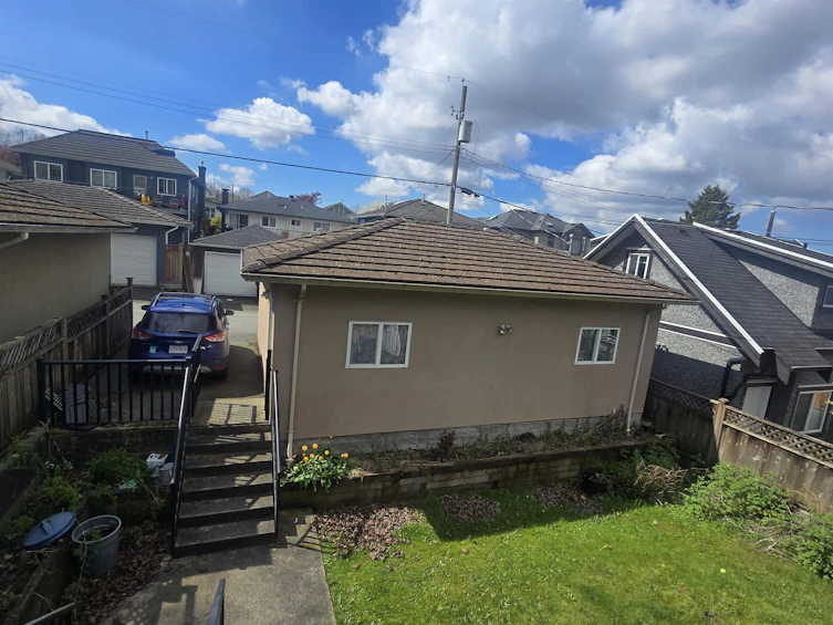 3462 Worthington Drive, Vancouver, BC, V5M 3X9 - 5
