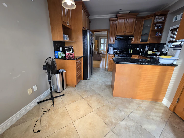 3462 Worthington Drive, Vancouver, BC, V5M 3X9 - 30