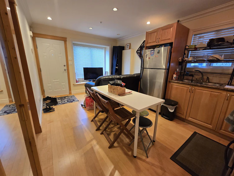 3462 Worthington Drive, Vancouver, BC, V5M 3X9 - 10