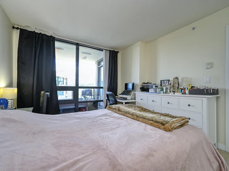 1307-1 Renaissance Square, New Westminster, BC, V3M 0B6 - 11