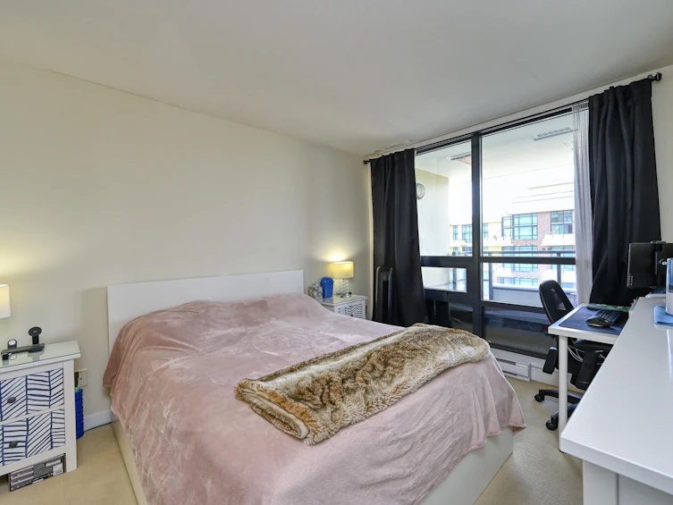 1307-1 Renaissance Square, New Westminster, BC, V3M 0B6 - 10