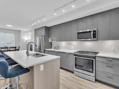 35-9718 161a Street - 5