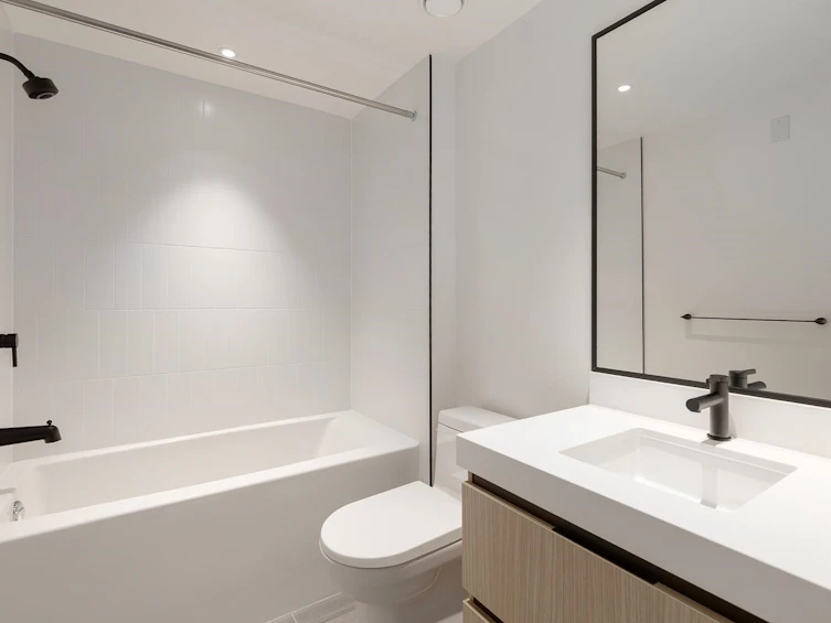 210-2235 E Broadway, Vancouver, BC, V5N 0J5 - 17