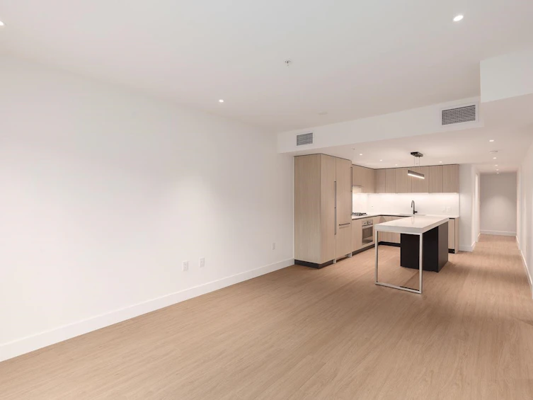 210-2235 E Broadway, Vancouver, BC, V5N 0J5 - 2