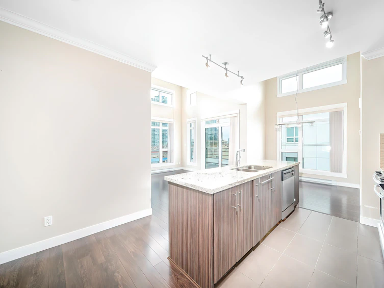 403-6888 Royal Oak Avenue, Burnaby, BC, V5J 4J2 - 9