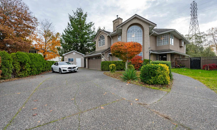 102 Viscount Place