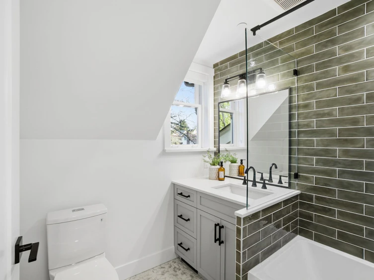 1081 Semlin Drive, Vancouver, BC, V5L 2N6 - 23