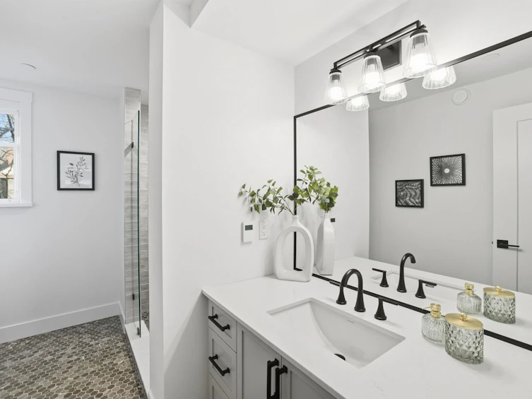 1081 Semlin Drive, Vancouver, BC, V5L 2N6 - 20