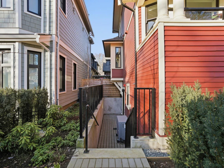 1967 Napier Street, Vancouver, BC, V5L 2N6 - 27